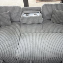 Reversible sectional w/Pull out bed 