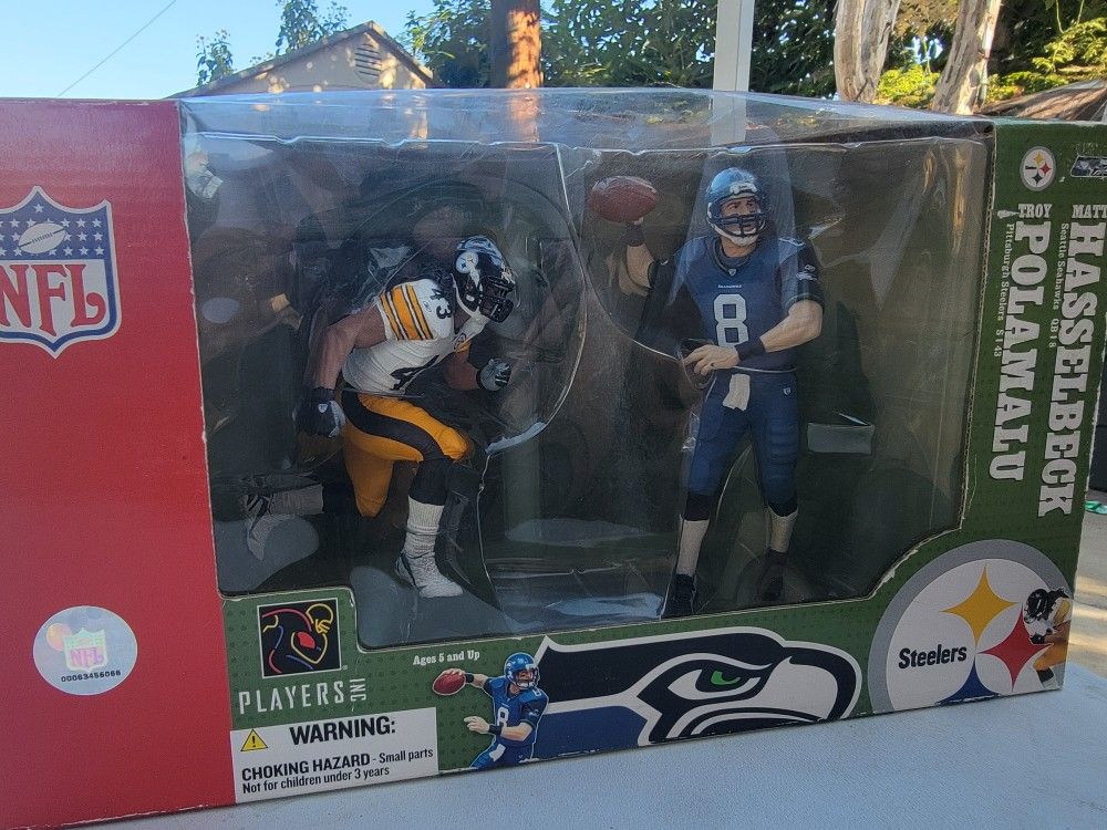 Super Bowl XL Troy Polamalu Matt Hasselbeck Figure