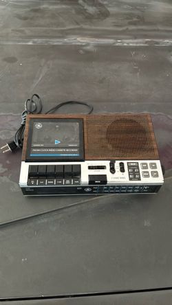 GE FM/AM Clock Radio Cassette Recorder