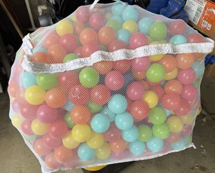 Play Bin Balls