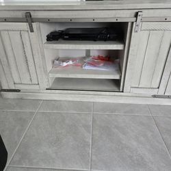 TV Stand / Entertainment Center