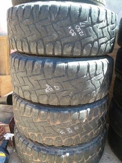 35x12.50 17 four Toyo truck tires $20 each