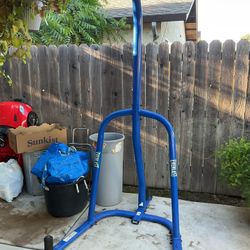 Everlast Stand And Punching Bag 