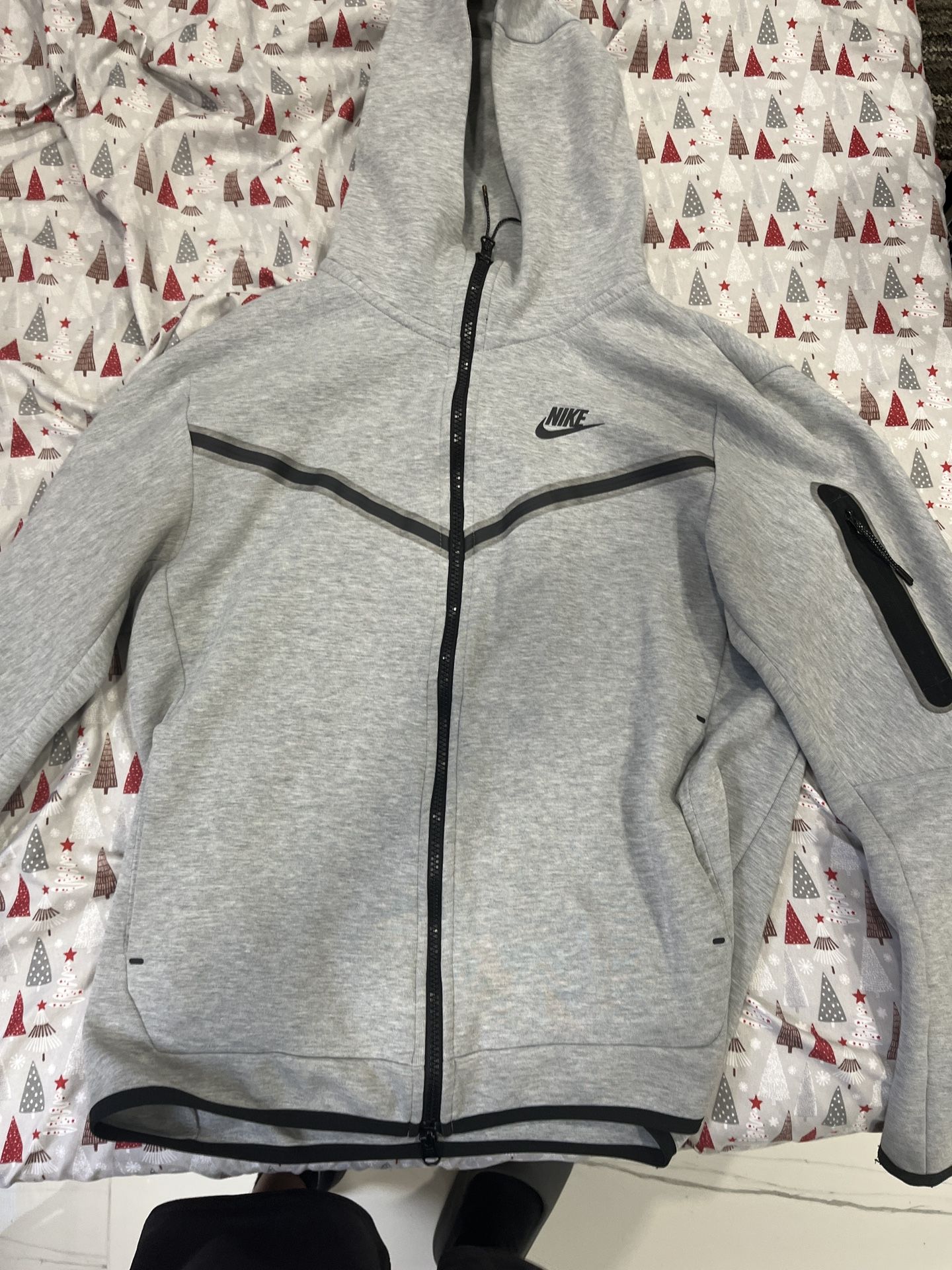 Grey Nike Tech Fleece