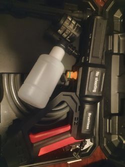 Personal pressure washer portable