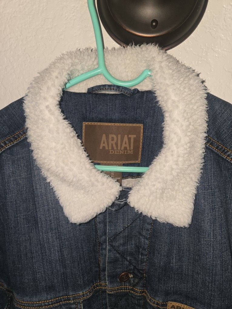 New Never Worn Ariat Sherpa lined Denim Jacket Size XL