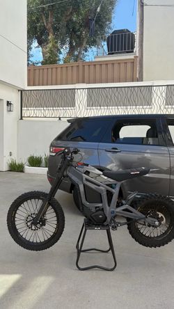 Custom Talaria Sting R MX4 – Upgraded – Under 1,000 Miles