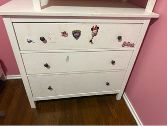 White 3-Drawer Dresser with Dark Knobs