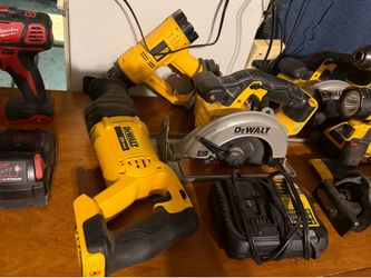 Dewalt Sawzoff- DCS381