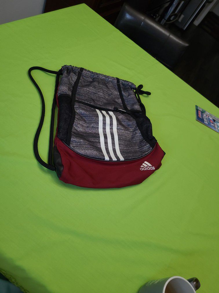 Men or Ladies Sport ADIDAS Bag. Gently Used