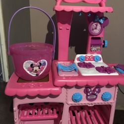 Minnie mouse play kitchen
