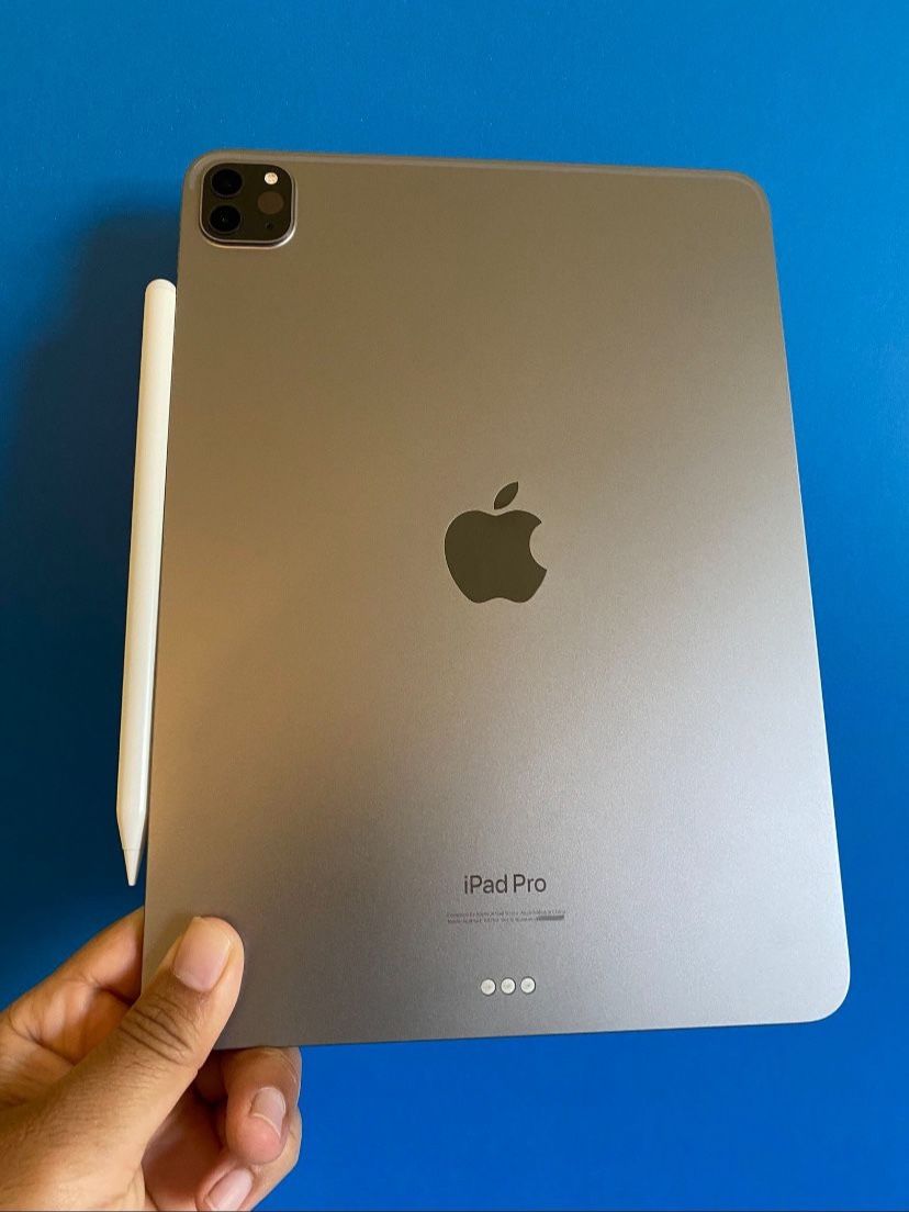 128GB Apple IPad Pro 11” 4th Generation (2022 Model / M2 chip ) with Keyboard pen & Accessories (03/ 2025 warranty)