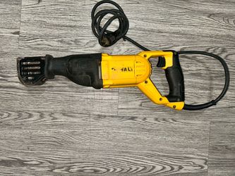 DEWALT DWE305 12 Amp Corded Reciprocating Saw
