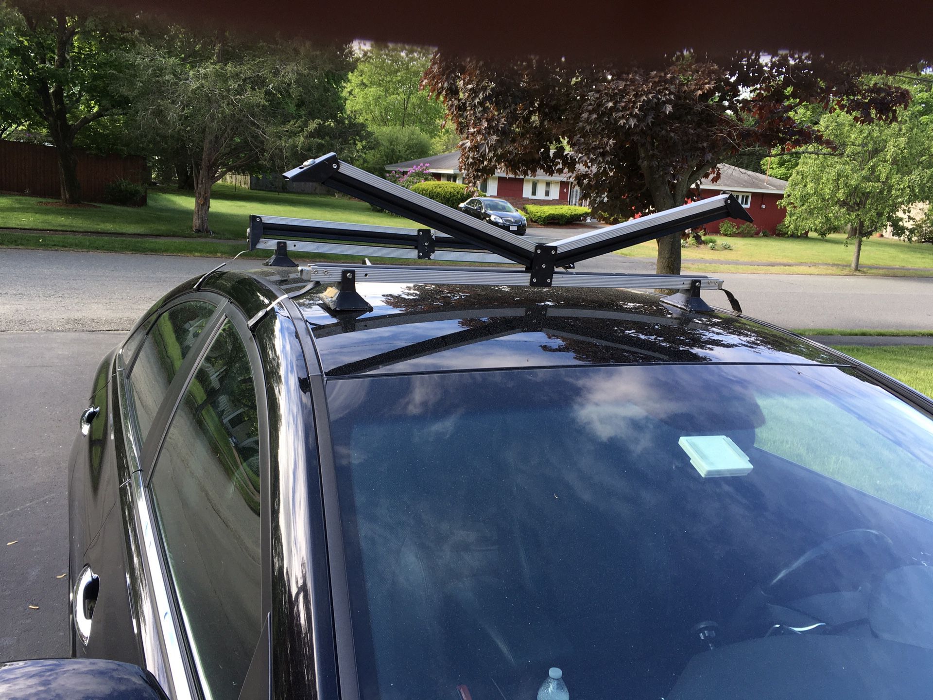 Universal fit ski carrier