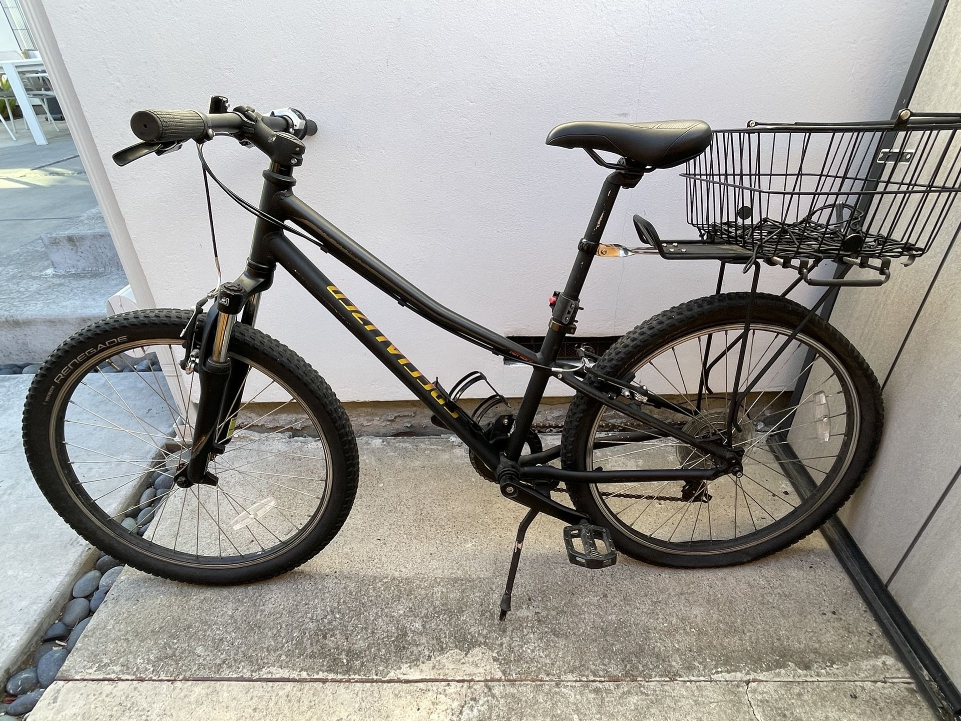 2019 Specialized black Hotrock 24 Black With an added basket