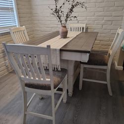 KITCHEN TABLE 