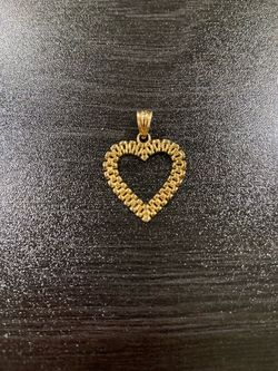 Solid 10K Gold Rolex Heart Pendant (1.17 grams)