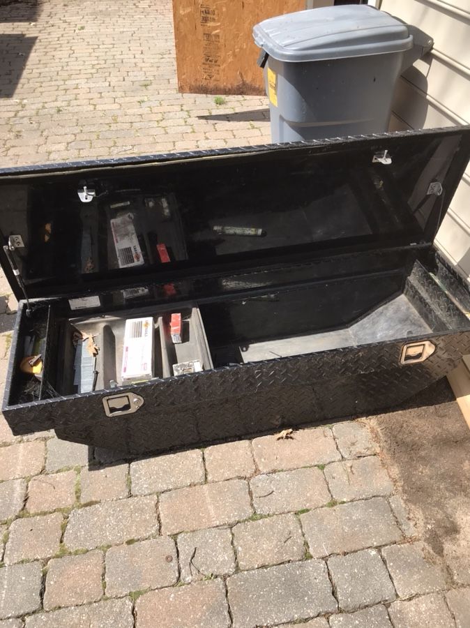 Toolbox for smaller truck with keys