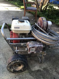 Spray painting machine and machine to spray cabinets