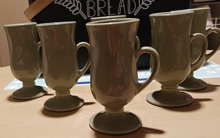 ATTENTION HALL POTTERY COLLECTORS! A VINTAGE SET OF 6 ALL GREEN #1270 DEMITASSE PEDESTAL MUGS