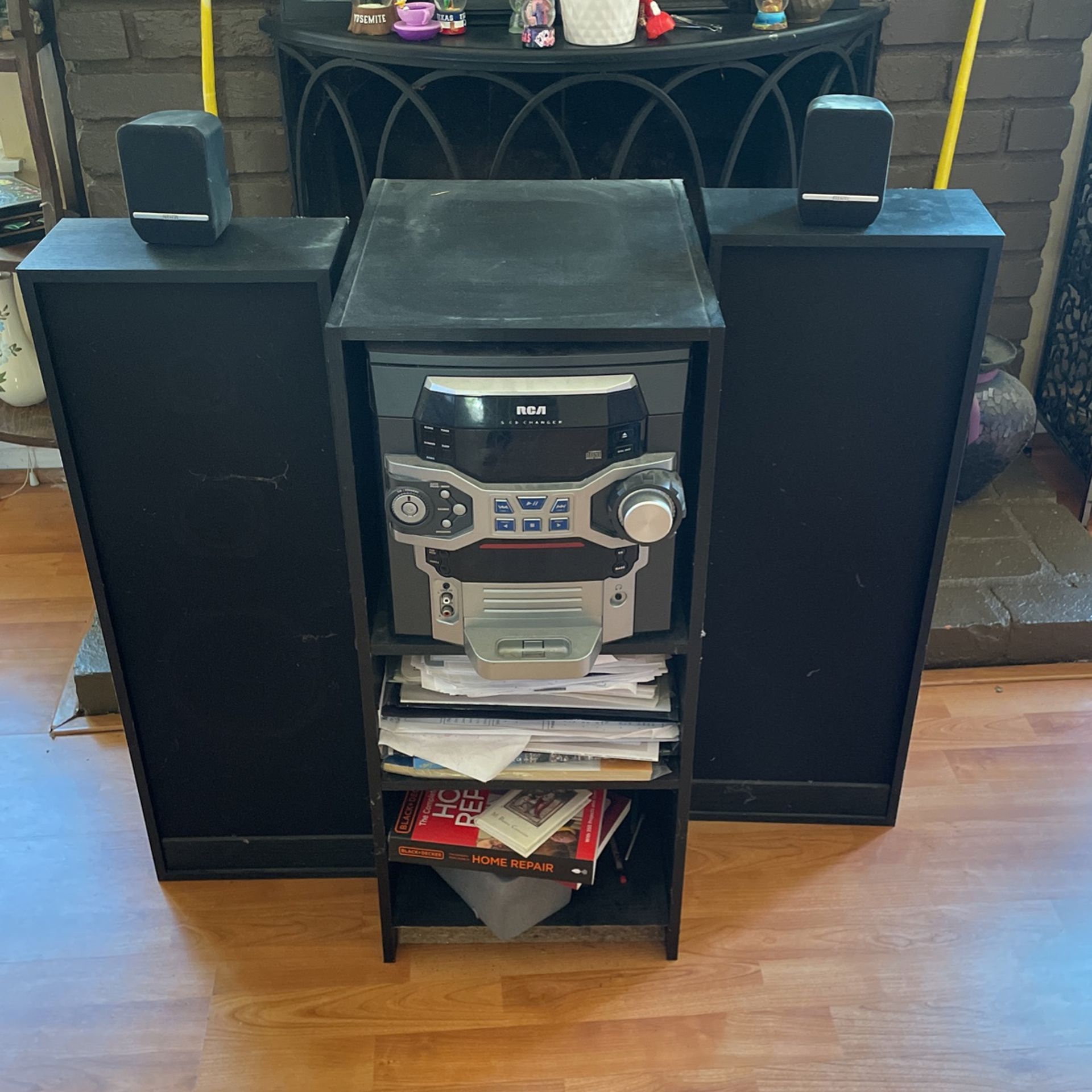 RCA 5cd Changer With Speakers
