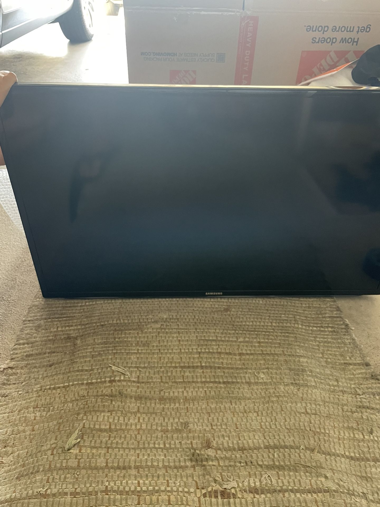 40 Inch Samsung TV