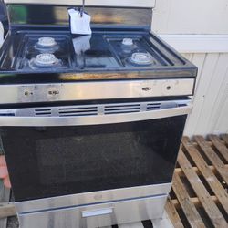 GE 30 Inch Free Standing Gas Range 