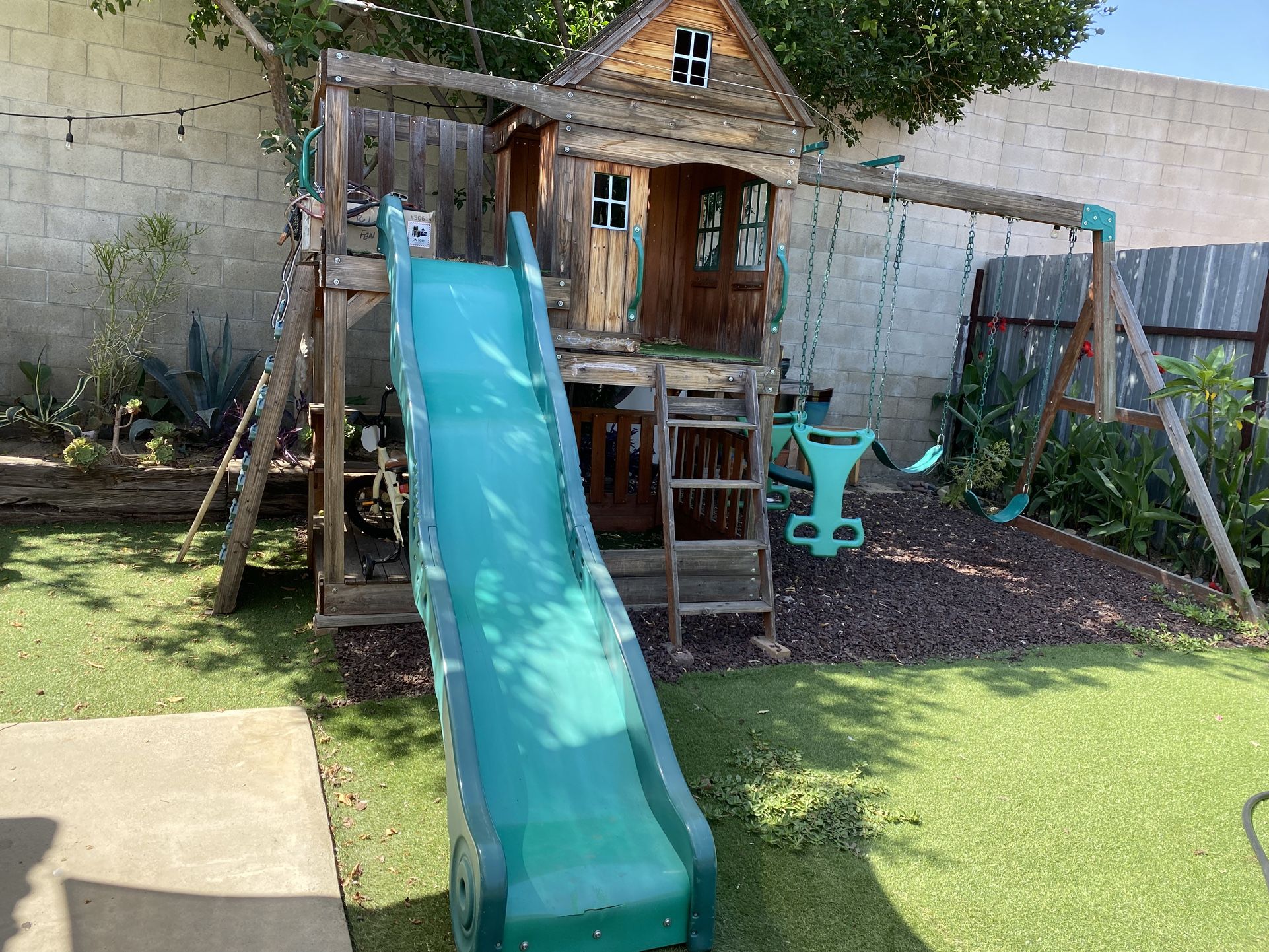 Free kids playground