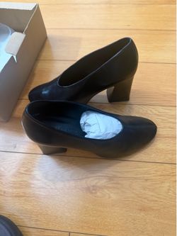 Woman hills Zara  new  37 us