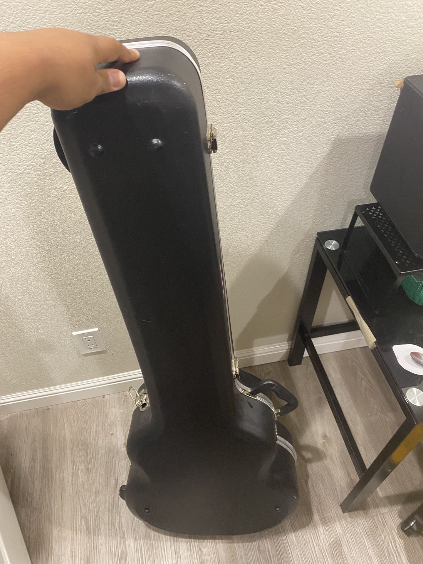 Dean Acoustic Bass/ Bajoloche With Road Runner Case 