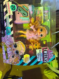 LOL Surprise Tweens Babysitting Sleepover Party Ivy Winks & Babydoll Fashion Doll