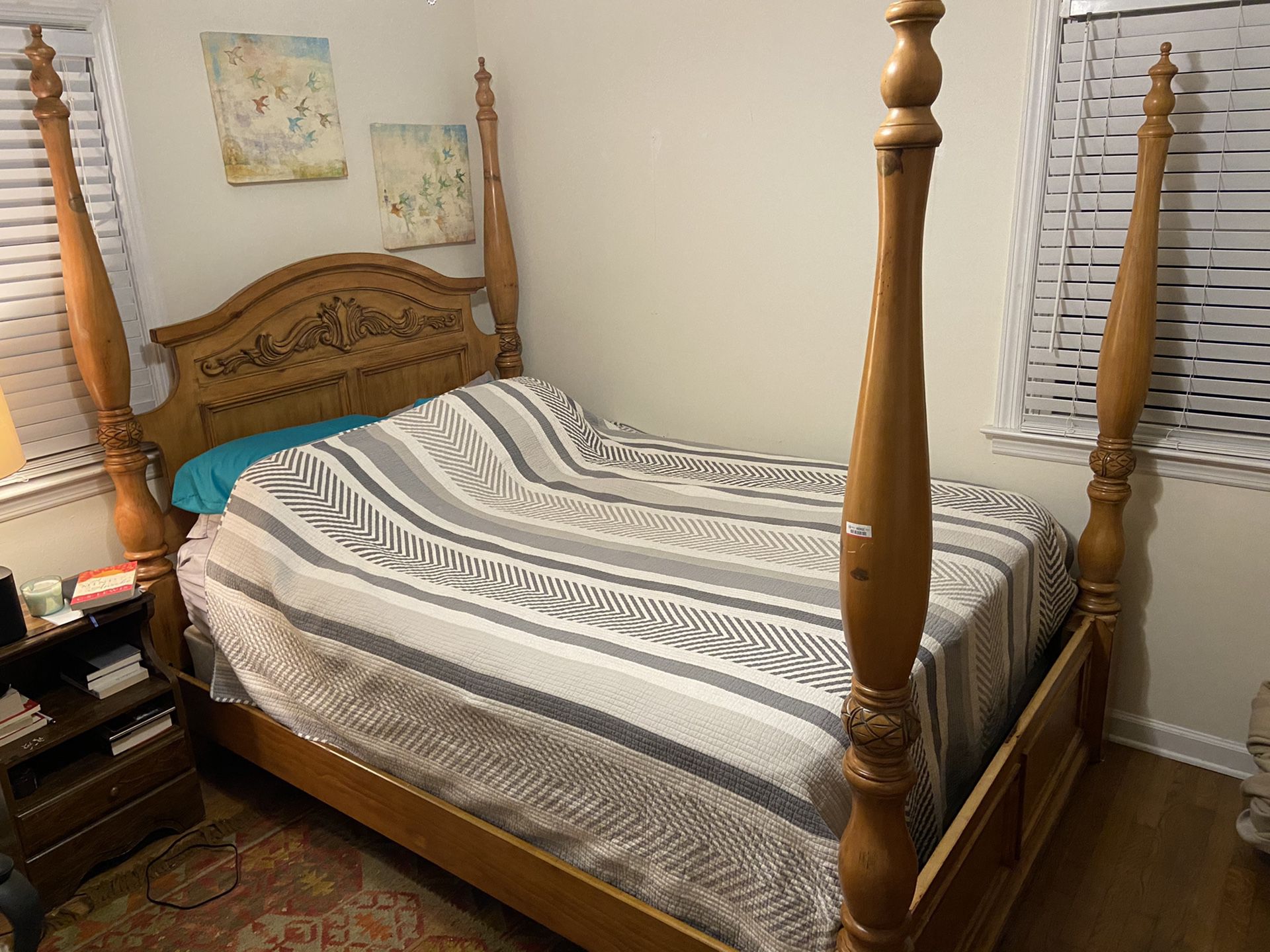 Pine wood queen bedroom set