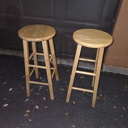 🪑 Set of 2 Classic Wooden Bar Stools 🪑