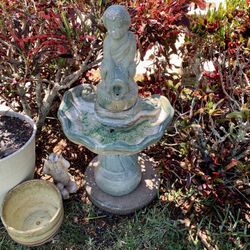 Preowned concrete fountain bird bath