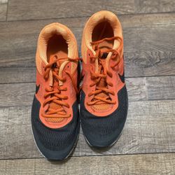 Men’s Nike (10.5) Running Shoe