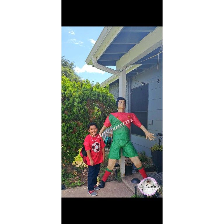 Cr7 Pinata CRISTIANO RONALDO PINATA