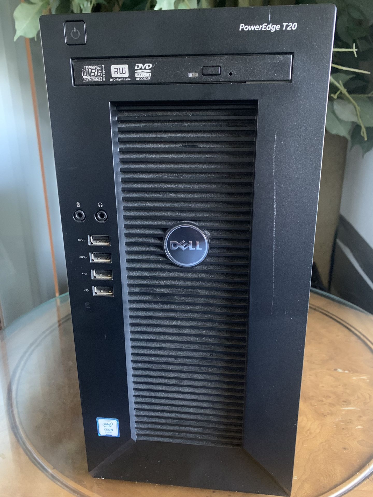 Dell PowerEdge T20 Mid Tower Server Intel Xeon E3-1225 v3 16GB , 2TB HDD Win 10