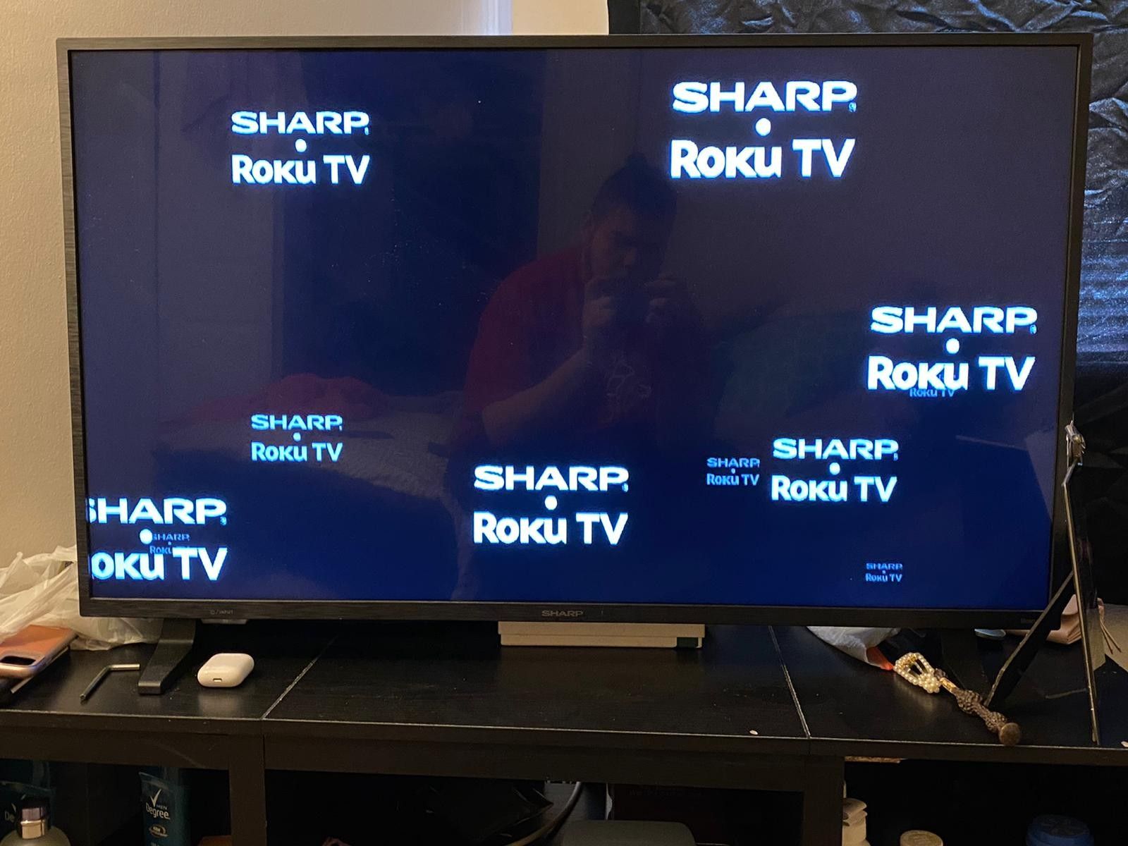 Sharp Roku tv 43"