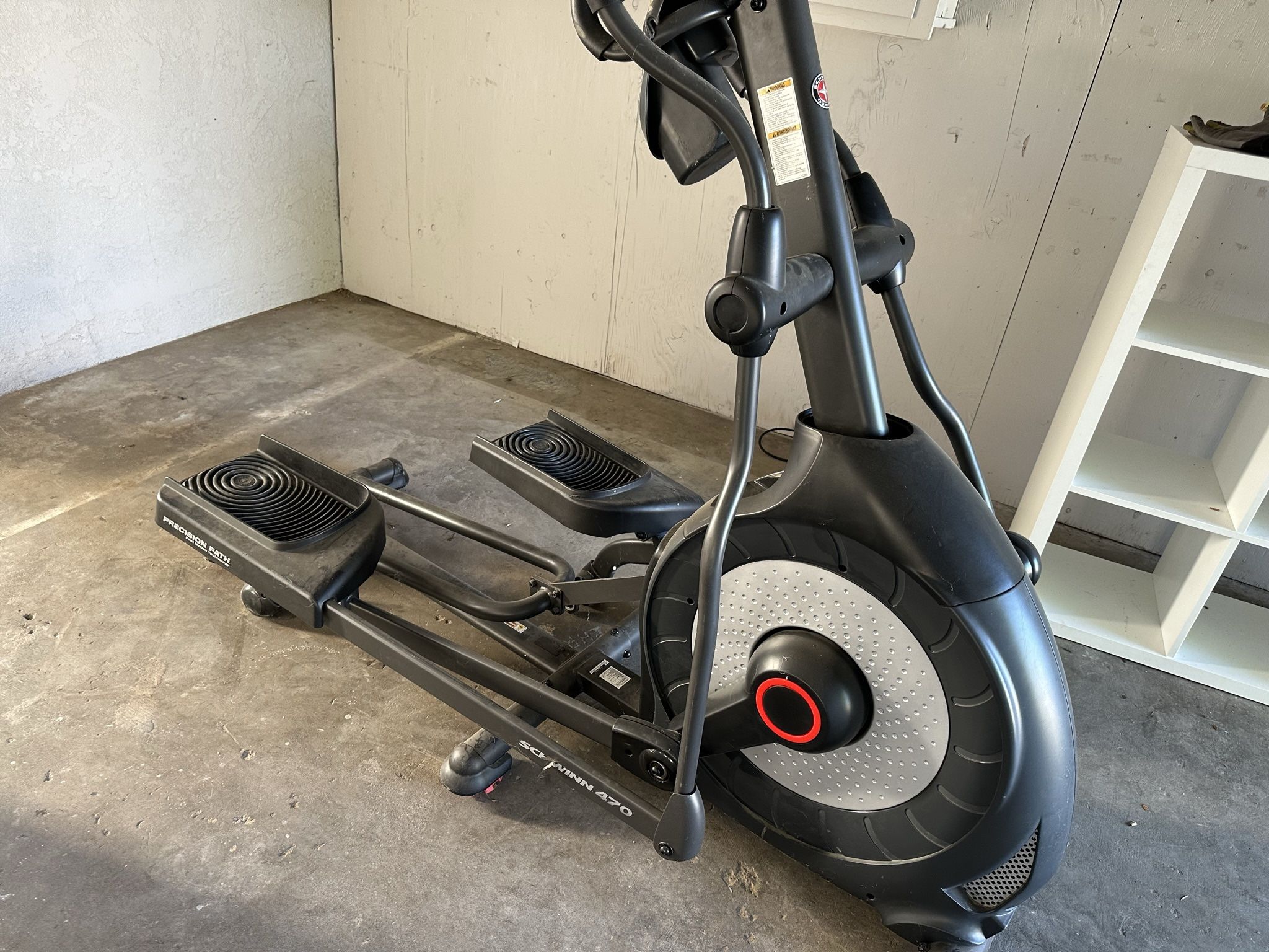 Schwinn 470 Elliptical Machine
