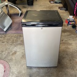 Working Refrigerator 