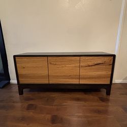 New Heavy Stunning Solid Wood Sideboard Credenza With Three Cabinet Doors
