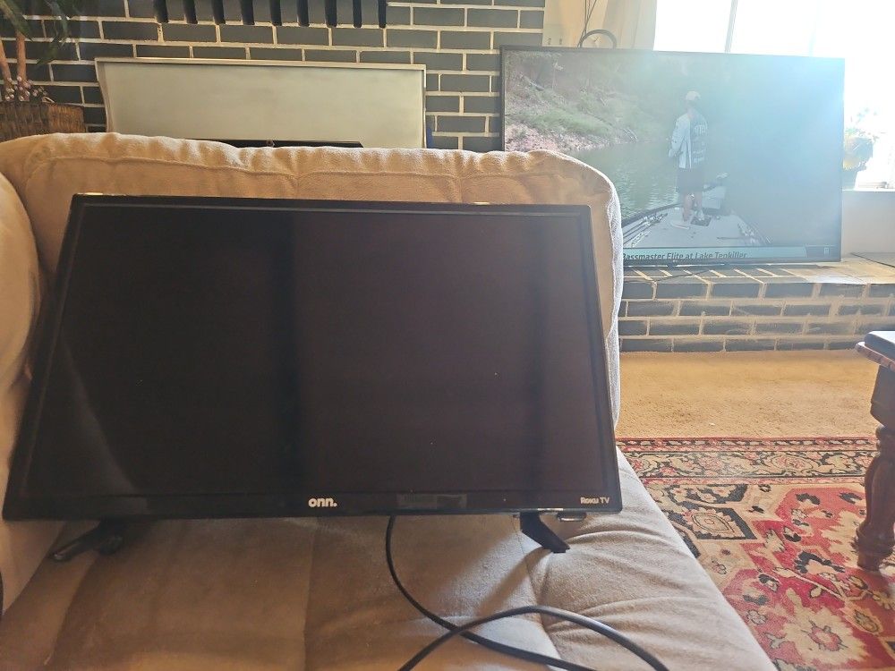 Small 19" Roku Onn Tv