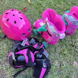 Minnie Mouse Roller Skates And Accessories 