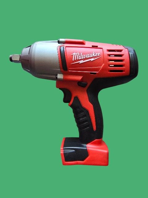 Milwaukee M18 1/2 Impact Wrench (Tool-Only)