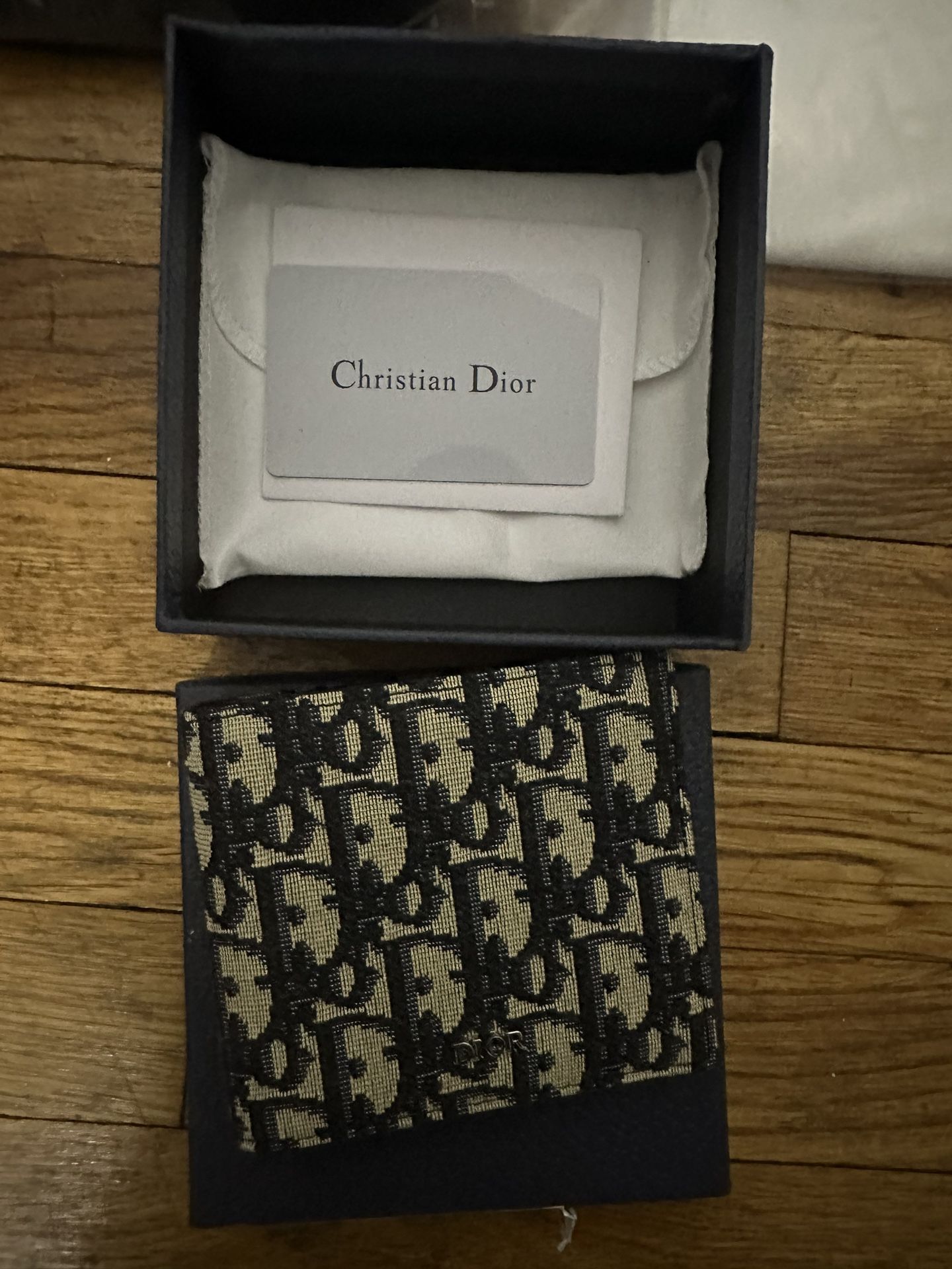 Dior wallet 