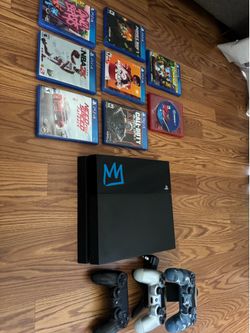 PS4 + Controllers + Games