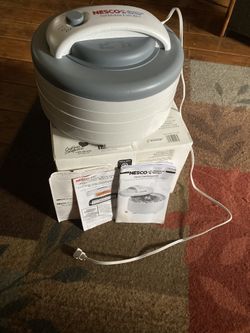 Nesco Deluxe Food Dehydrator