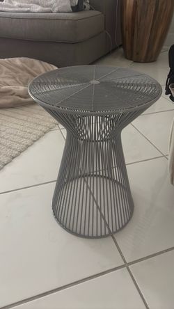 Plant stand or side table