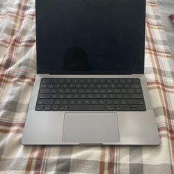 Macbook Pro Late 2021 14” (Space Gray)