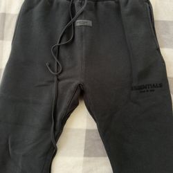 FEAR OF GOD Essentials Men’s Large Sweatpants